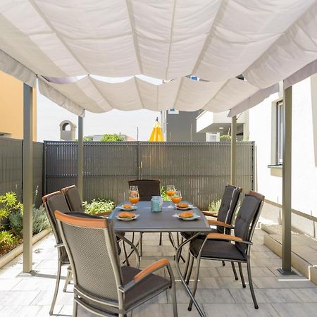 New, Private Heated Swimming Pool, Free Parking, Trogir Centar Apartment Exterior photo