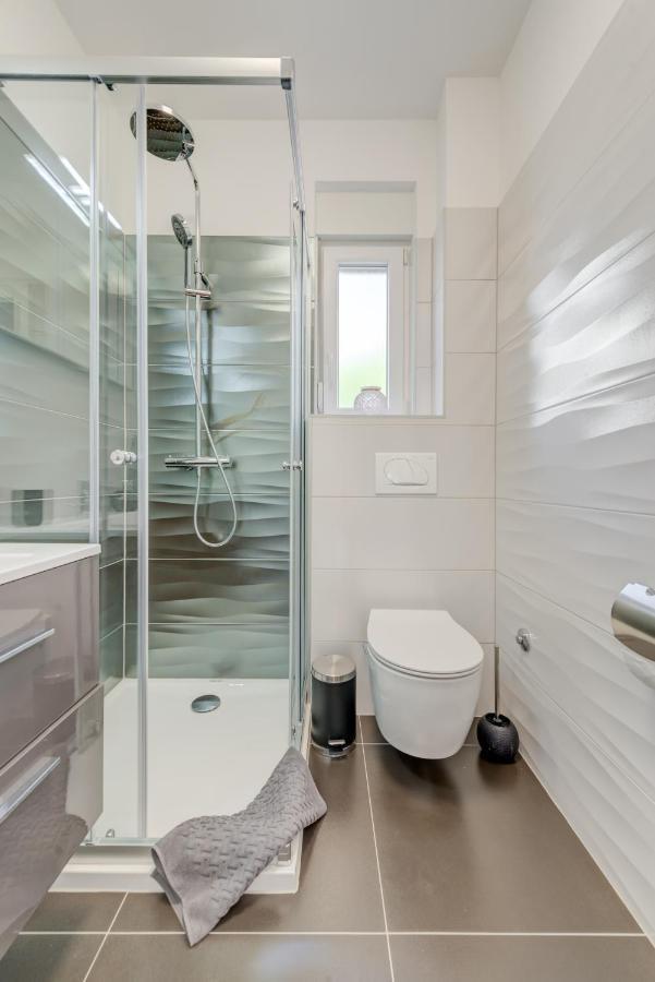 New, Private Heated Swimming Pool, Free Parking, Trogir Centar Apartment Exterior photo