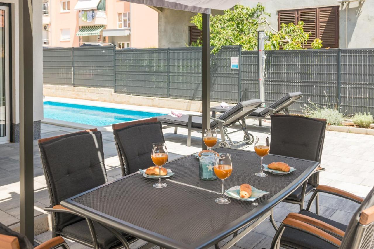 New, Private Heated Swimming Pool, Free Parking, Trogir Centar Apartment Exterior photo
