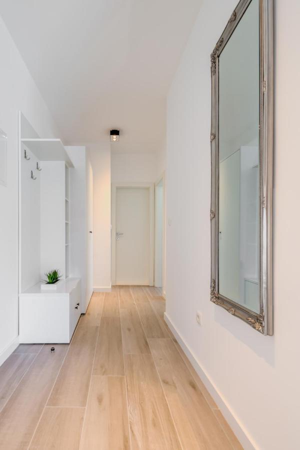 New, Private Heated Swimming Pool, Free Parking, Trogir Centar Apartment Exterior photo