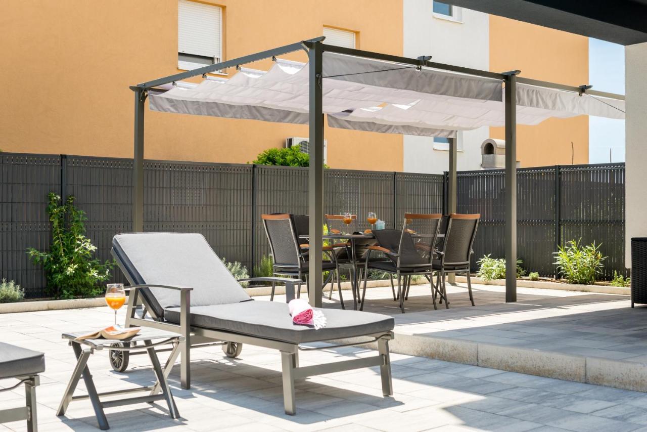 New, Private Heated Swimming Pool, Free Parking, Trogir Centar Apartment Exterior photo