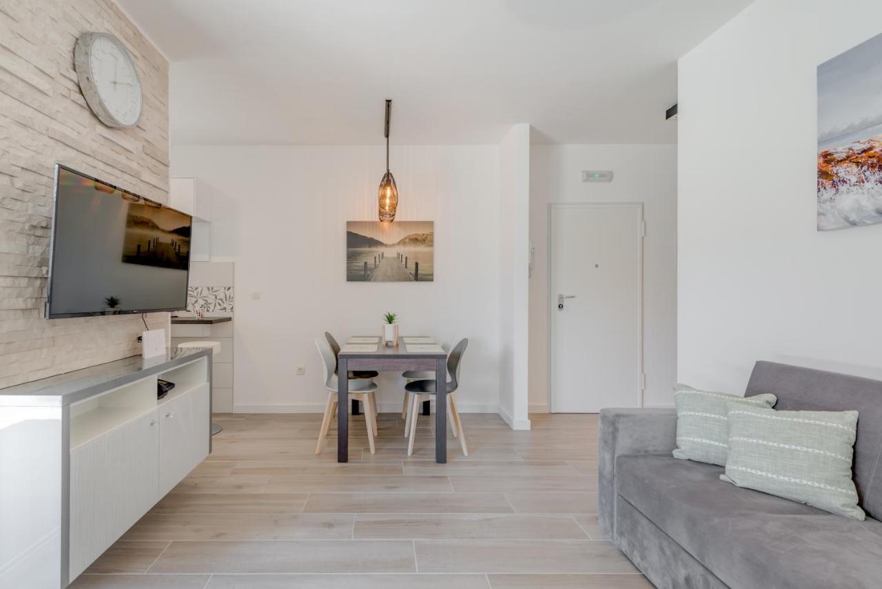 New, Private Heated Swimming Pool, Free Parking, Trogir Centar Apartment Exterior photo